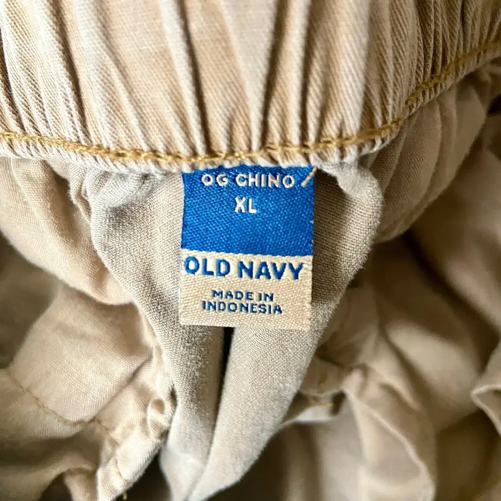Old Navy Khaki Shorts Size XL